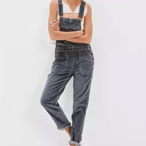 American eagle corduroy overalls
